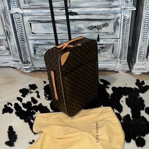 Authentic Louis Vuitton pegase 60 monogram